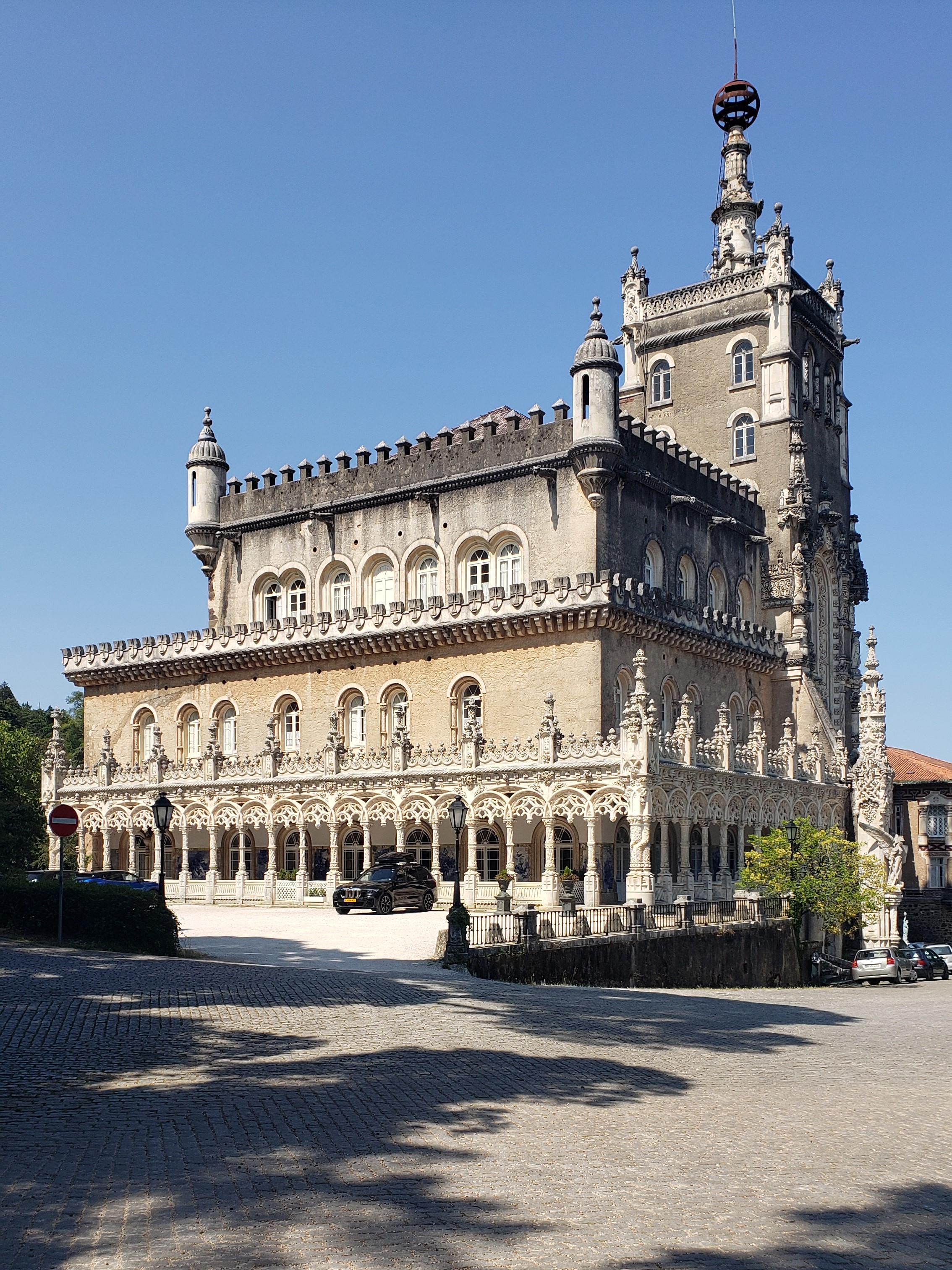 Bussaco palace tour porto-lisbon transfer