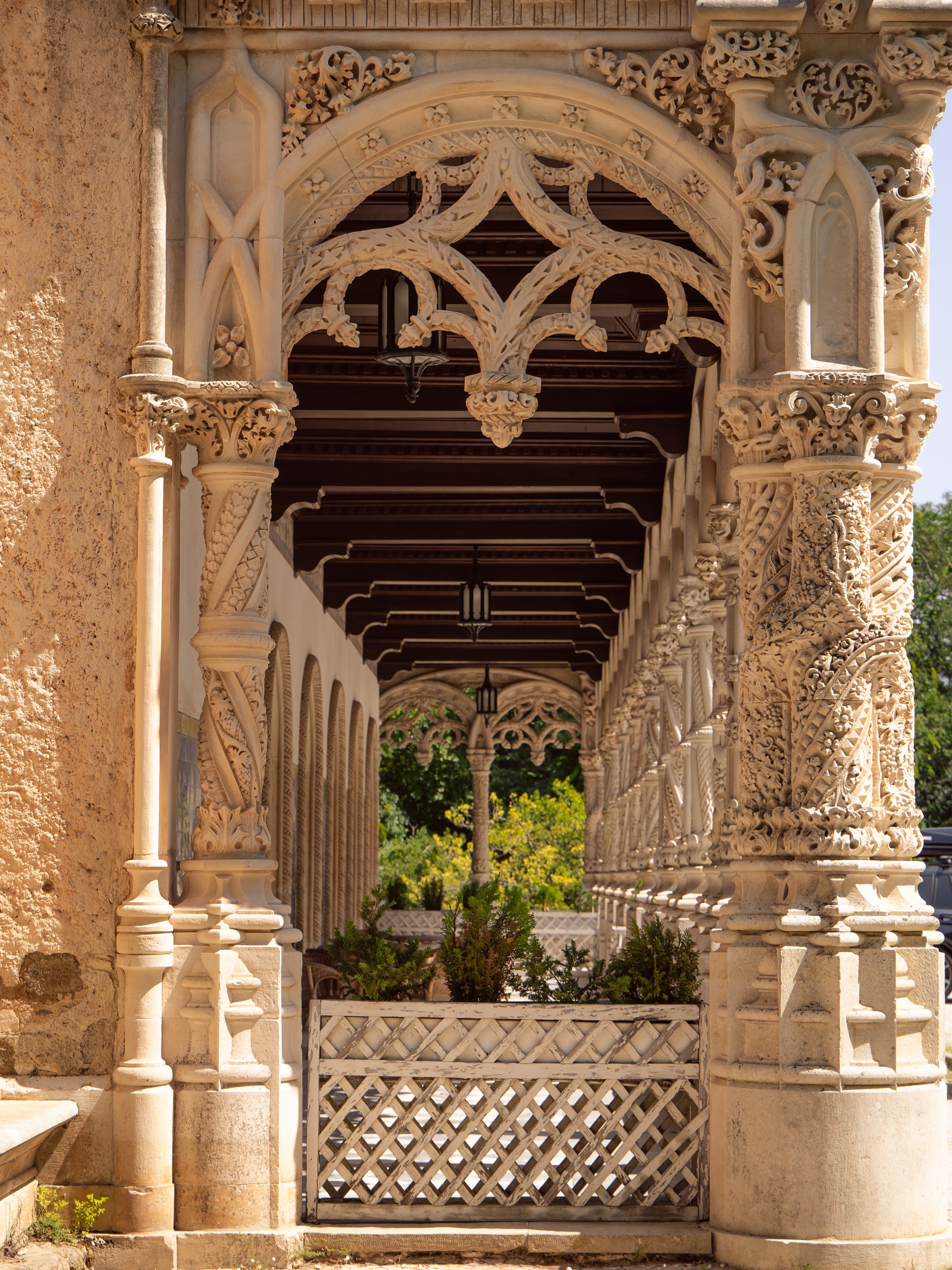 Bussaco palace tour porto-lisbon transfer