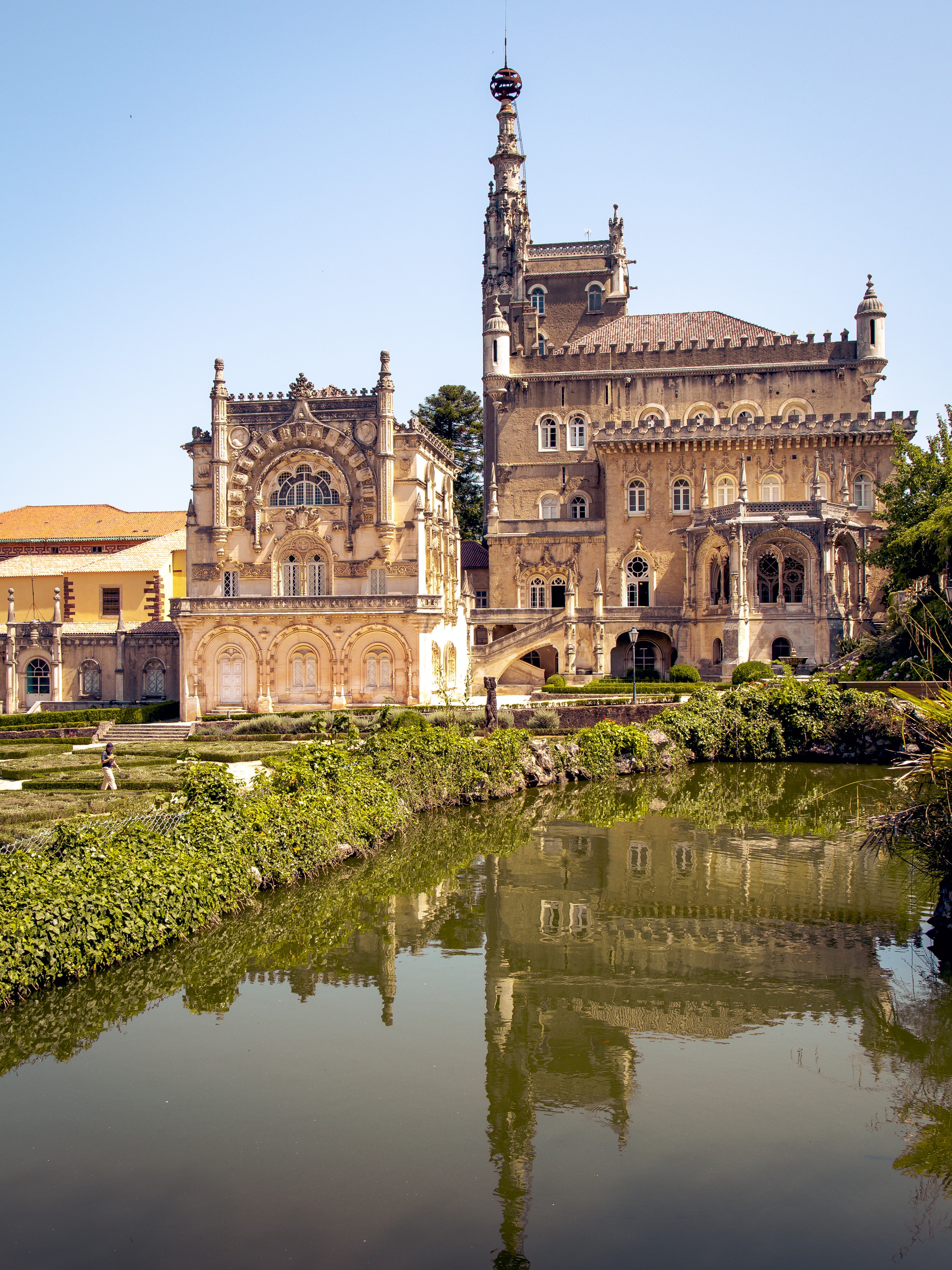 Bussaco palace tour porto-lisbon transfer