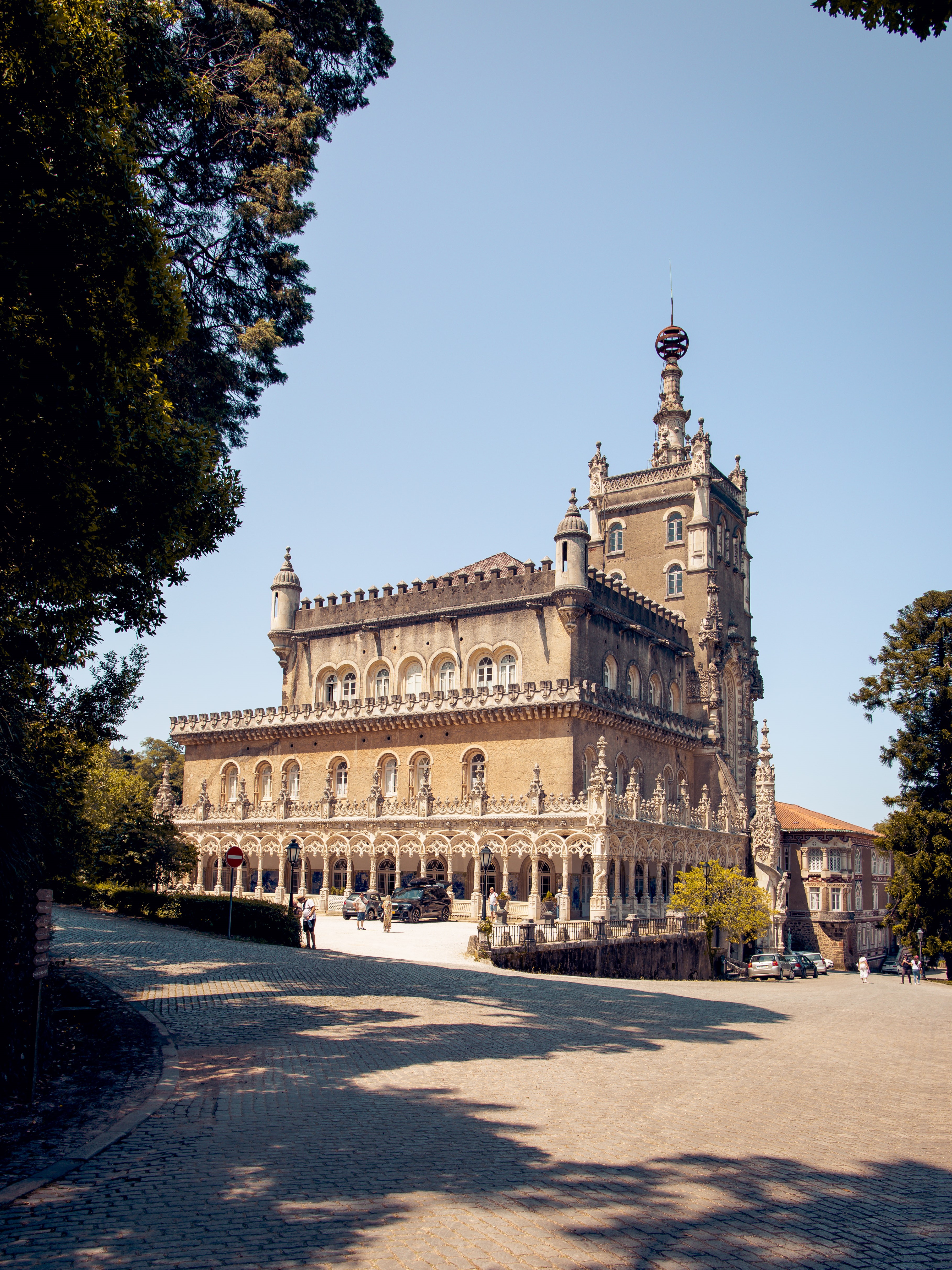 Bussaco palace tour porto-lisbon transfer