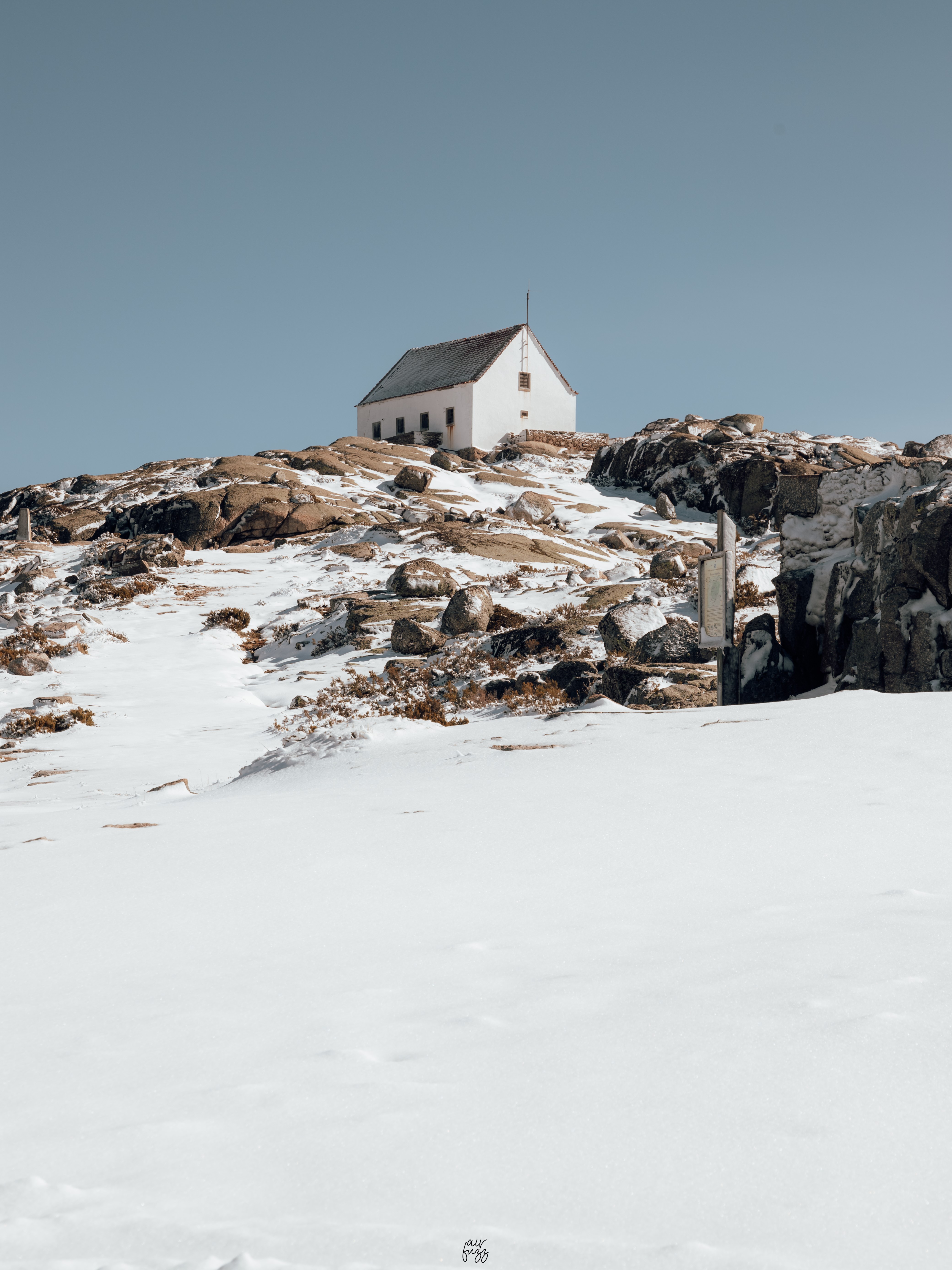 capela na serra da estrela
