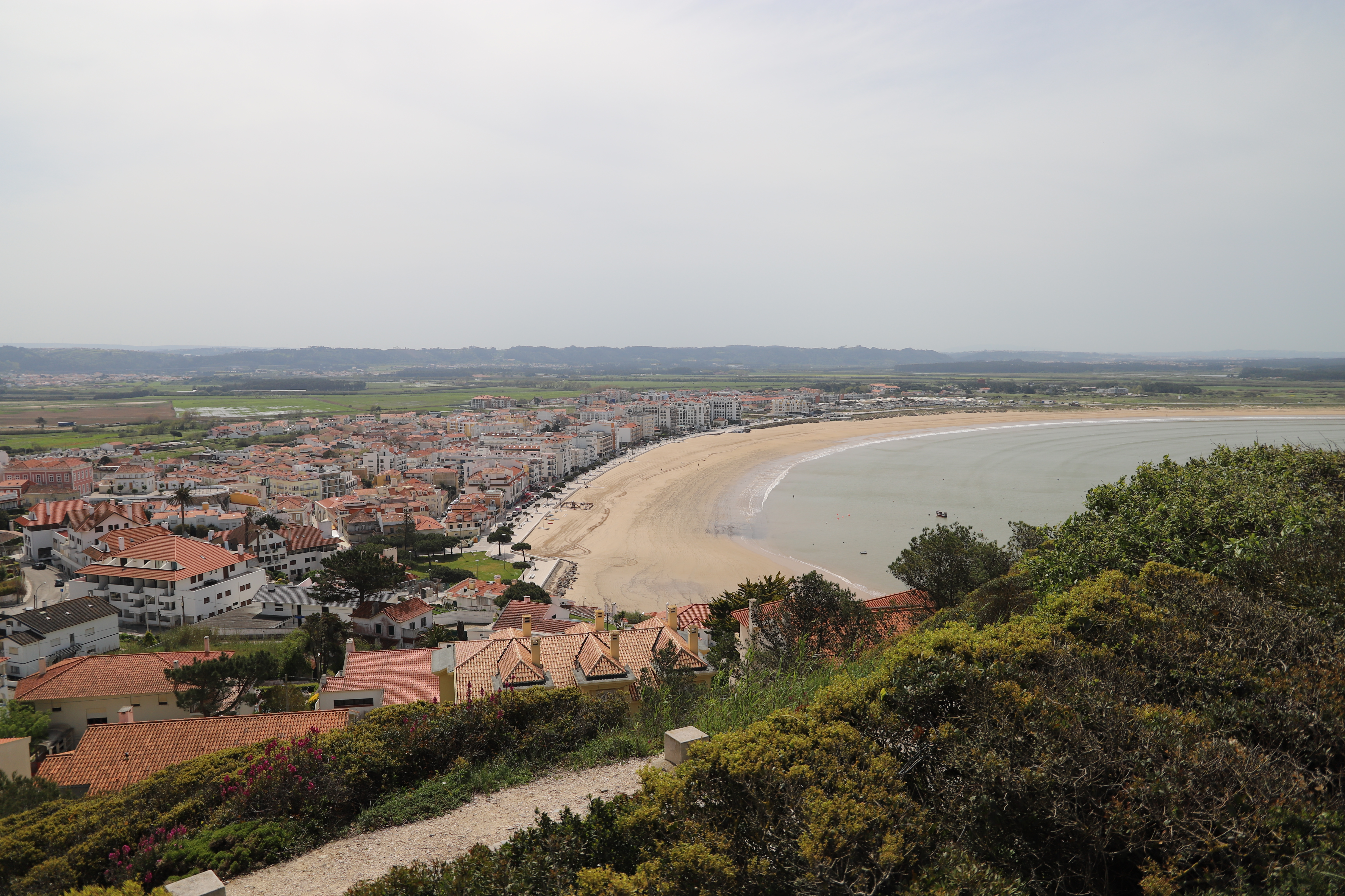 Nazaré waves tour porto-lisbon transfer